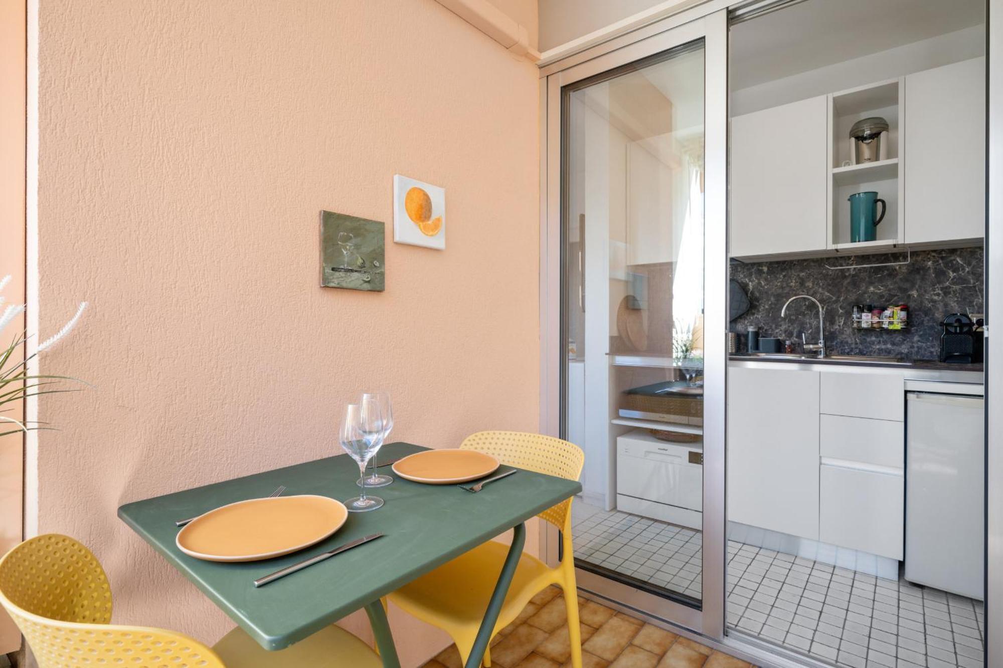 "Charmant Studio" Plein Centre, Calme, Terrasse Menton Luaran gambar