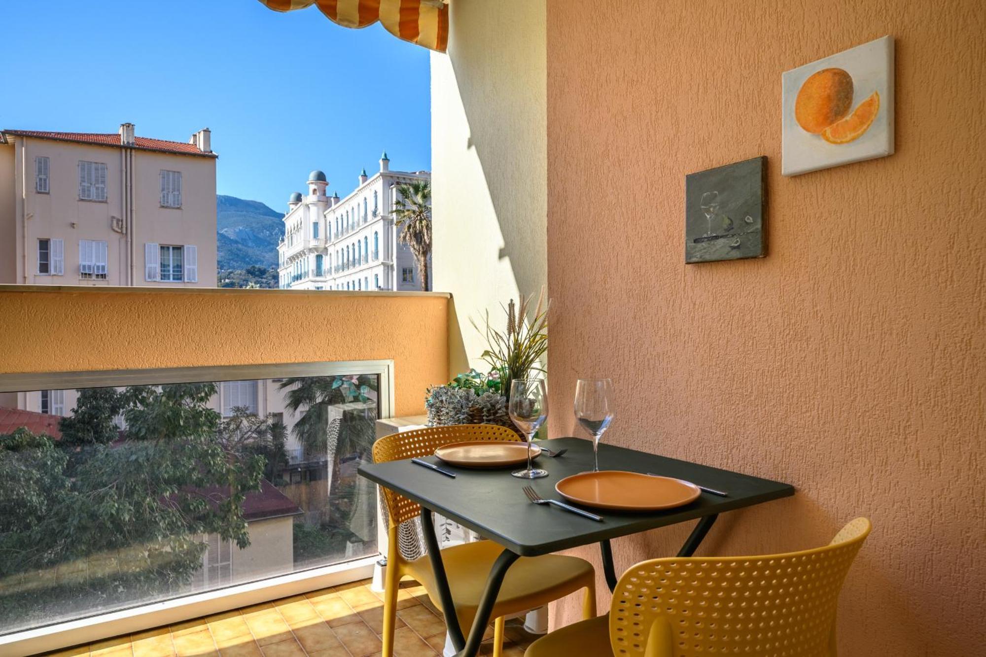"Charmant Studio" Plein Centre, Calme, Terrasse Menton Luaran gambar