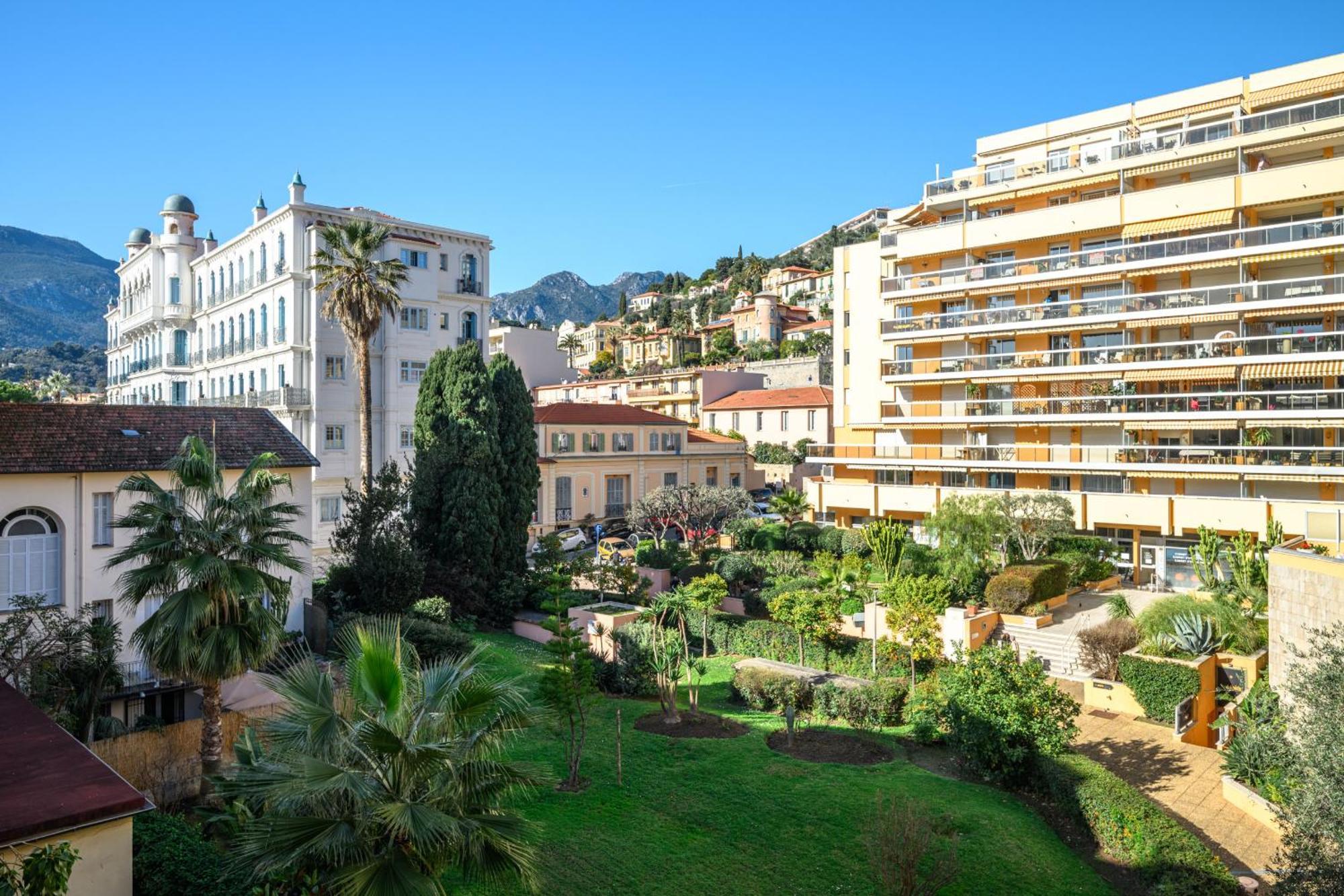 "Charmant Studio" Plein Centre, Calme, Terrasse Menton Luaran gambar